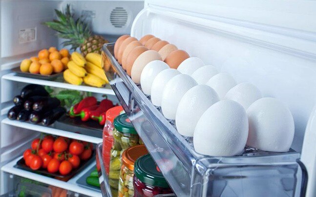 अंडी फ्रीजमध्ये का ठेवू नयेत?