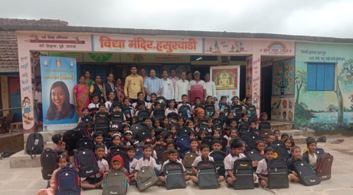 “देणाऱ्यांचे हात हजारोदुबळी माझी झोळी ” या उक्तीनुसार सामाजिक बांधिलकी जपत कंजर्वेशन फाउंडेशन मार्फत शालेय साहित्य वाटप.