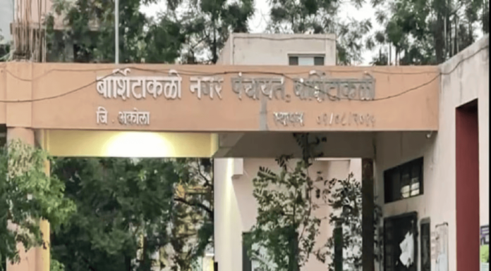 Akola News: अकोला बार्शीटाकळीत काँग्रेस, वंचितच्या नगरसेवकांचा छत्रपती शिवरायांच्या पुतळ्याला विरोध, प्रकरण नेमकं काय?