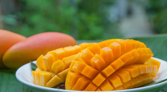 Health Tips:5 पदार्थ जे तुम्ही आंब्यासोबत कधीही एकत्र करू नये|5 Foods You Should Never Combine With Mango