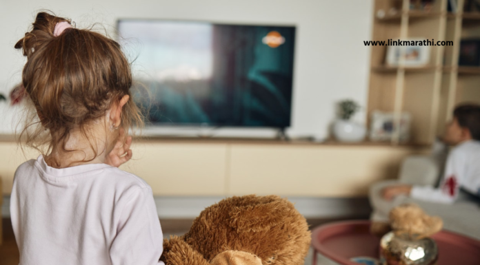 Busy Parents’ Choice:लहान मुलांना टीव्हीमध्ये व्यस्त ठेवण्याचे नकारात्मक परिणाम|the Negative Consequences of Keeping Kids Busy with TV Busy Parents' Choice