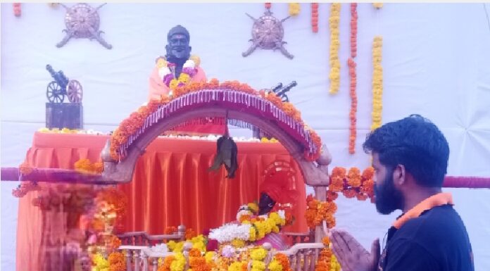 महाराज, आज तुम्ही हवे होतात !!