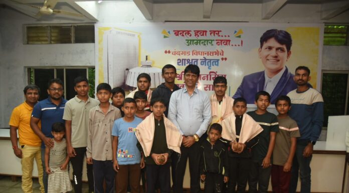 अथर्व – दौलत कडून कुस्तीपटू विद्यार्थ्यांचा सत्कार