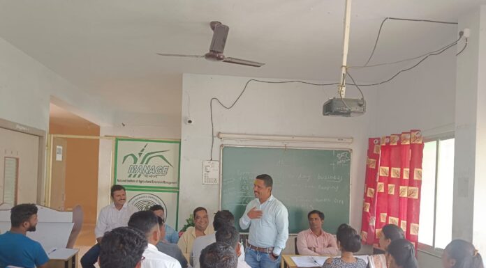 कृष्णाव्हॅली अँडव्हान्स ॲग्री फाउंडेशन शाखा उत्तुर येथे डॉ. सी. जी. गायकवाड यांची सदिच्छा भेट