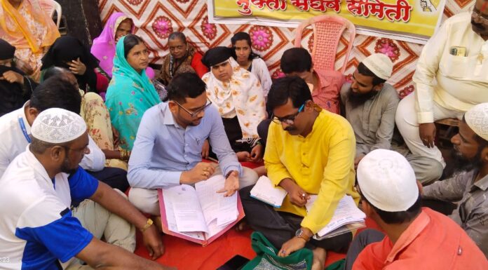 अपंगांच्या विविध मागण्यांसाठी मोर्चा काढून आजपासून बेमुदत ठिय्या आंदोलन नगरपंचायत कार्यालया समोर