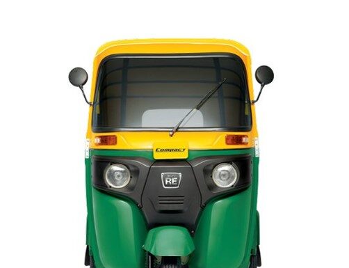 नोकरी नाही म्हणून हाती रिक्षा घेतली पण … सांगा आम्ही जगायचं कसं ?