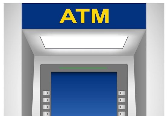 आजरा येथे ATM मशीन फोडले