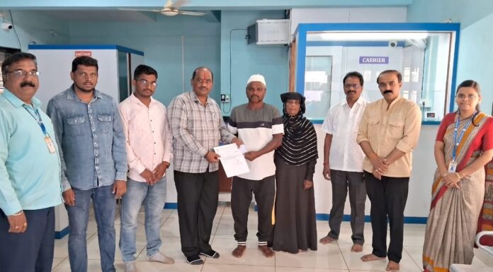 ‘बिरेश्वर’ कडून आजरा येथील मृत सभासदाच्या वारसास आर्थिक मदत