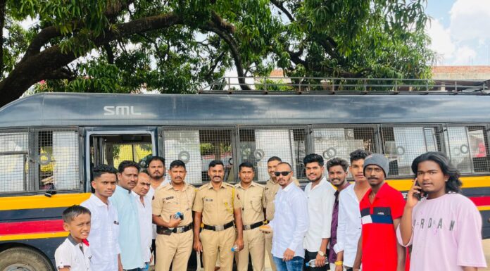 डॉक्टर बाबासाहेब आंबेडकर यांच्या जयंती निमित्त विधायक कार्य प्रवाशांना आणि पोलीस बांधवाना जिलेबी, थंड पाणी बॉटल वाटप