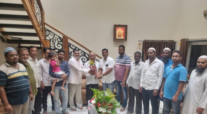 आजरा साखर कारखान्याचे नूतन चेअरमन मुकुंददादा देसाई यांचा सत्कार