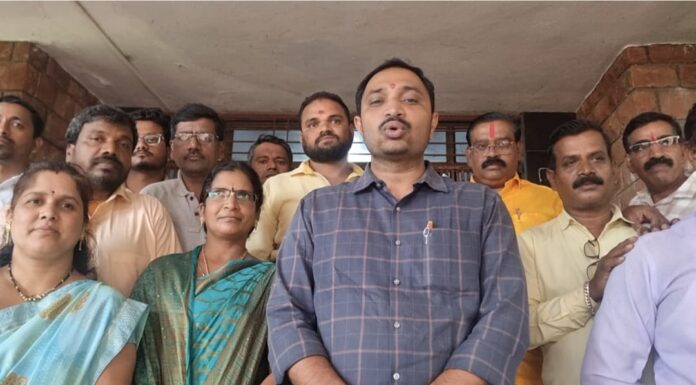 शिवसेना उबाठाचे आंदोलन तात्पुरते स्थगित ; तहसीलदार यांनी मध्यस्थी करीत काढला सुवर्णमध्य