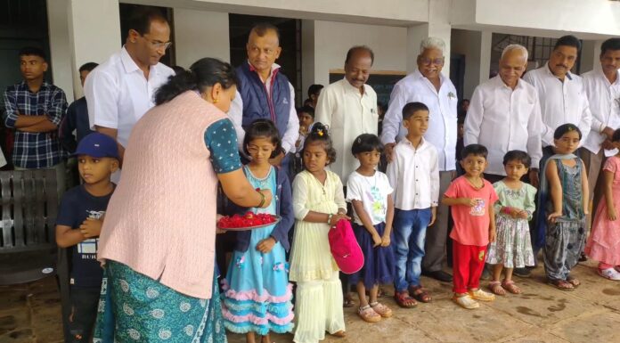 व्यंकटराव शिक्षण संकुलात नवागातांचे स्वागत