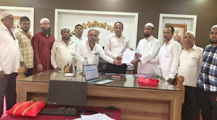 आजरा येथील टोल टॅक्स बंद करा-न्यू आजरा रोडलाईन्सचे तहसीलदारांना निवेदन