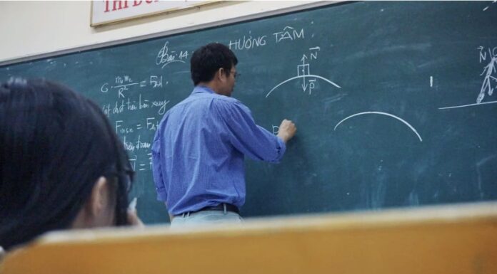 पवित्र प्रणाली टप्पा दोनच्या शिक्षक भरती अभियोग्यधारकांना न्याय द्या. कॉ. शिवाजी गुरव