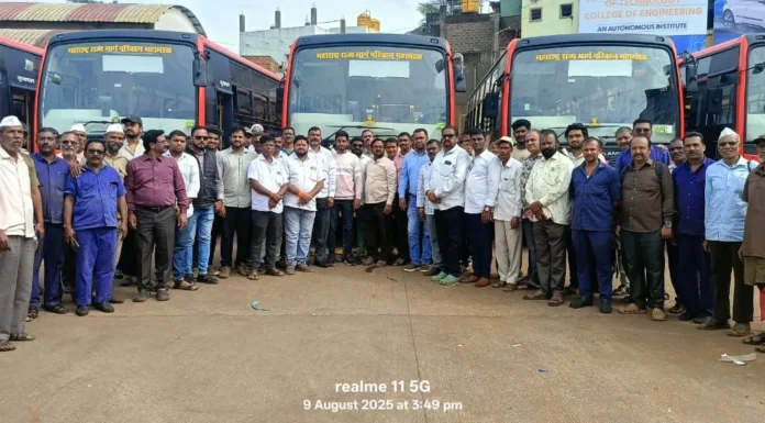 आजरा आगराला रक्षा बंधनाच्या शुभमुहूर्तावर लालपरिंची भेट पालकमंत्री यांच्या पाठपुराव्याला यश