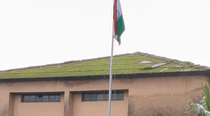 वसंतराव देसाई आजरा साखर कारखान्यात स्वातंत्र्य दिनी उत्साहात ध्वजारोहण