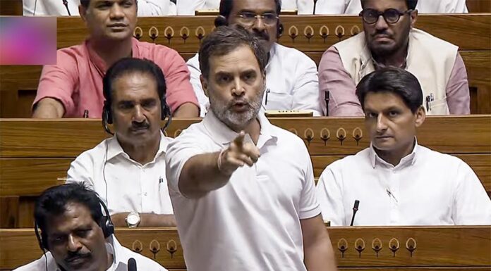 राहुल गांधींची पंतप्रधान मोदींवर डोनाल्ड ट्रम्प प्रकरणातून टीकेची झोड; मोदींचा मौनावर प्रश्नचिन्ह राहुल गांधींची पंतप्रधान मोदींवर डोनाल्ड ट्रम्प प्रकरणातून टीकेची झोड