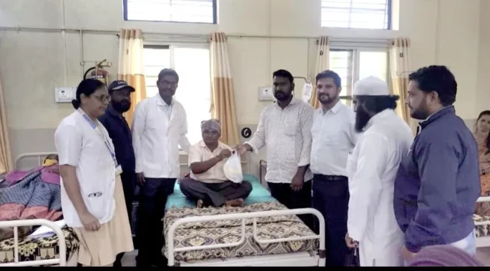 आजऱ्यात ईद -ए -मिलाद निमित्त रुग्णांना फळांचे वाटप