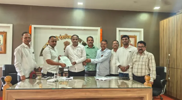 काजू व्यावसायिक उद्योजकांचे आपल्या विविध मागण्यासाठी पालकमंत्र्यांना निवेदन