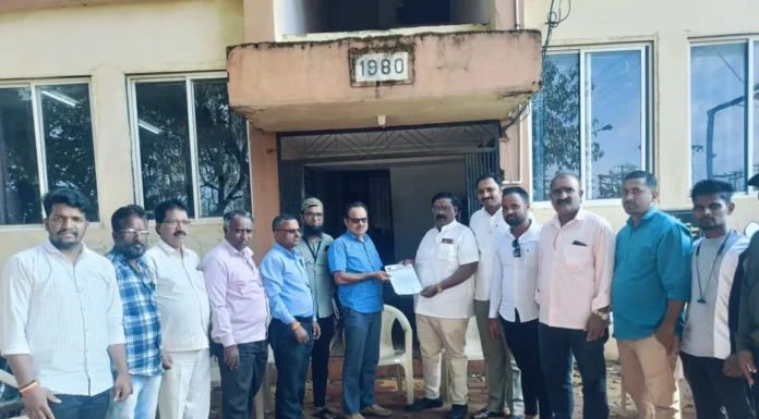 जुन्या वीज मिटरचे रिडींग घेऊनच बिले द्या -शिवसेना उबाठाचे वीज वितरण कंपनीला निवेदन